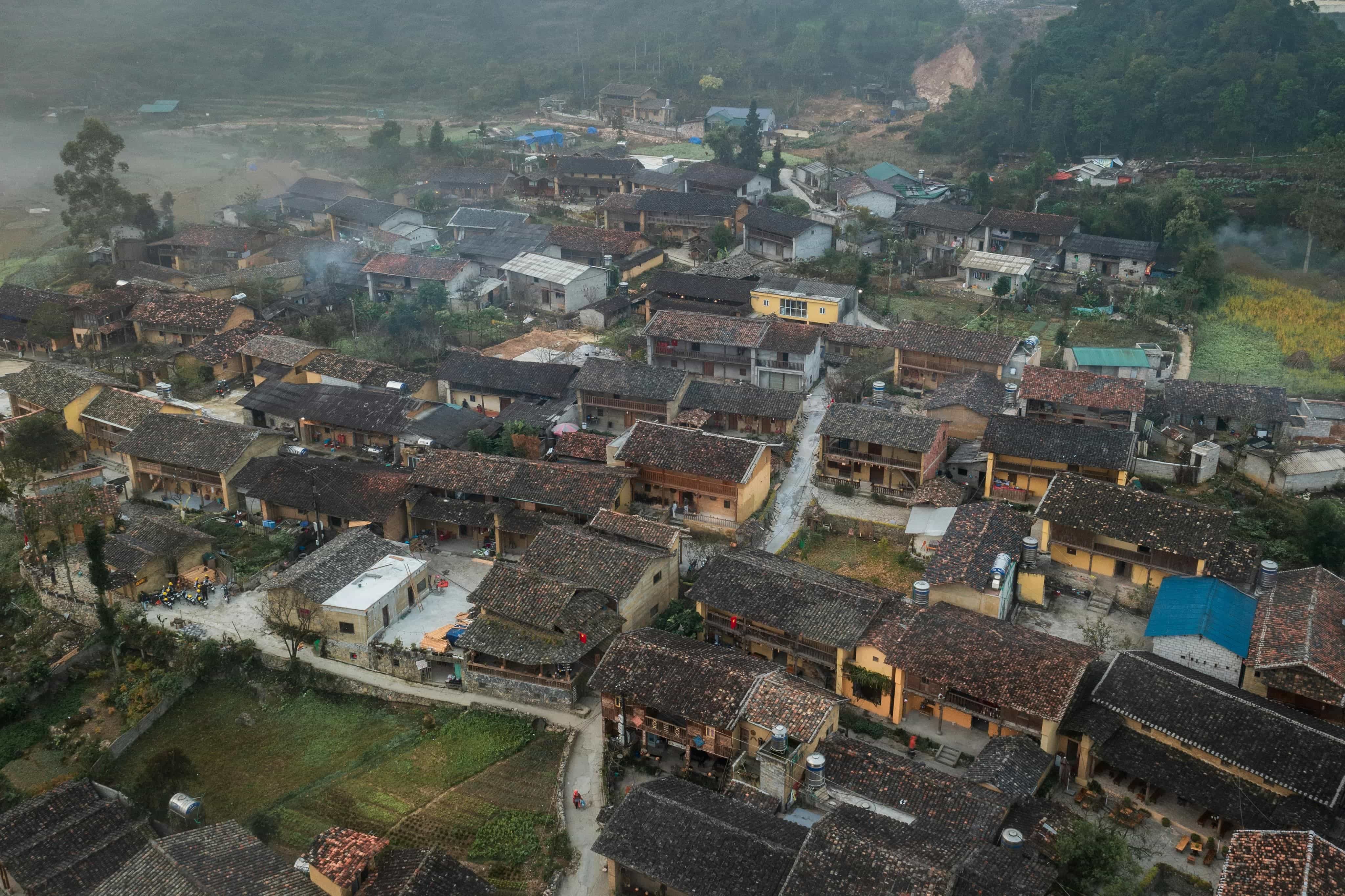 Childhood on Old Streets: What Nostalgic Neighborhoods Still Teach Children About Freedom, Memory, and Belonging